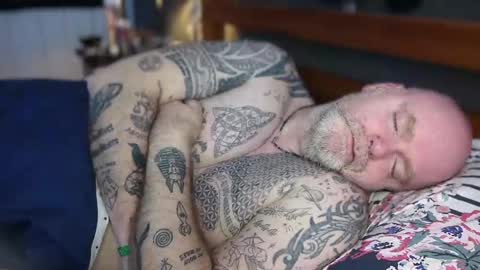 Tattooeddilf 01 online show from March 27, 8:26 am