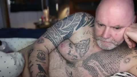 Snapshot of tattooeddilf01 chatting on May 13, 5:05 am Tattooeddilf 01 online show from May 13, 5:05 am