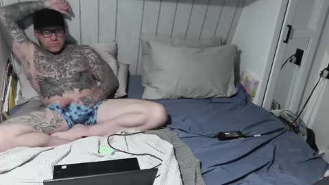 Snapshot of tattooedteaseme chatting on February 16, 7:04 am tattooedteaseme online show from February 16, 7:04 am