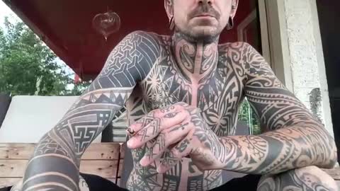 Snapshot of tattooguy999 chatting on June 15, 3:36 pm Dude online show from June 15, 3:36 pm