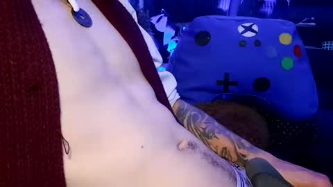 Snapshot of tattooman777 chatting on October 6, 8:56 am Jean pool online show from October 6, 8:56 am