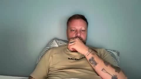 Snapshot of tattoomanforgirls chatting on June 5, 5:07 pm tattoomanforgirls online show from June 5, 5:07 pm