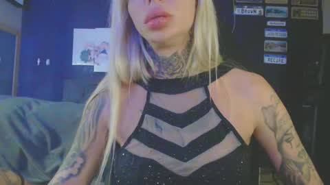 Snapshot of tatuada_safada chatting on September 23, 4:04 am tatuada_safada online show from September 23, 4:04 am