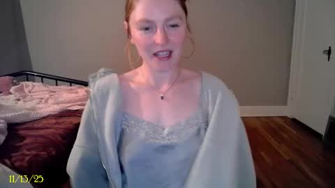 Snapshot of tatum__kahlo chatting on November 15, 12:30 am TATUM ALL MY LINKS online show from November 15, 12:30 am