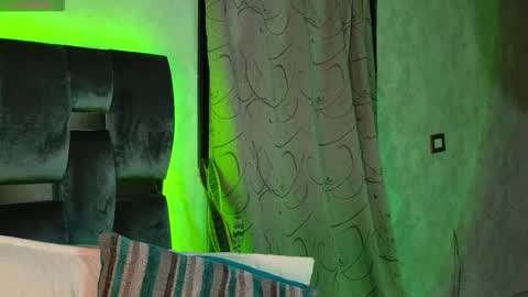 Snapshot of taurito___ chatting on November 5, 6:13 am taurito___ online show from November 5, 6:13 am