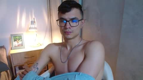 Snapshot of taurus4k chatting on December 8, 6:33 am taurus4k online show from December 8, 6:33 am