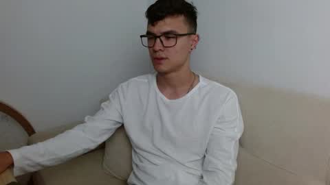 Snapshot of taurus4k chatting on December 14, 12:11 am taurus4k online show from December 14, 12:11 am