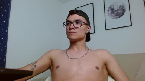 Snapshot of taurus4k chatting on December 20, 12:19 am taurus4k online show from December 20, 12:19 am