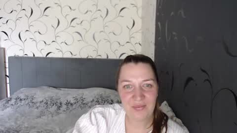 Snapshot of taxxxu chatting on July 3, 9:27 am Diana online show from July 3, 9:27 am