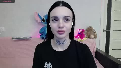 Taya online show from March 7, 8:44 pm