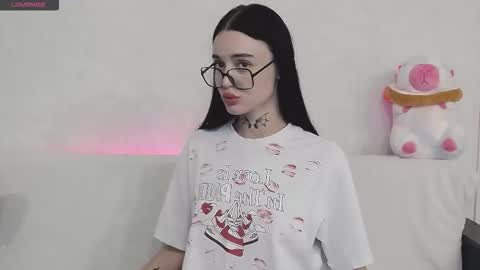 Taya online show from September 18, 3:36 pm