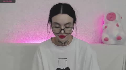 Taya online show from November 21, 3:33 pm