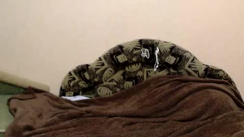 Taya online show from November 17, 5:41 pm