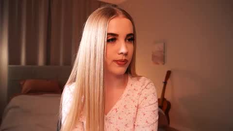 Taya online show from March 15, 4:24 pm