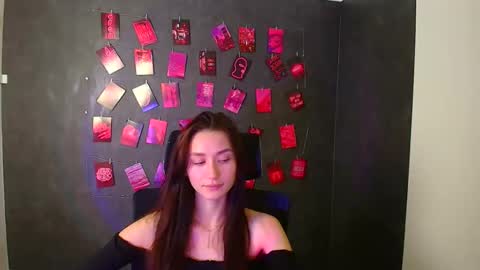 Snapshot of tayavibe chatting on November 7, 6:24 am Taya online show from November 7, 6:24 am