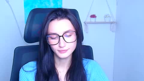 Snapshot of tayavibe chatting on November 25, 6:35 am Taya online show from November 25, 6:35 am