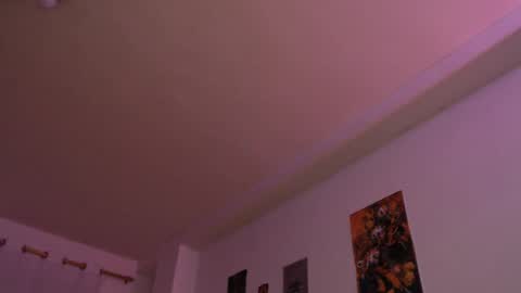 Snapshot of taylor__06 chatting on December 6, 5:31 am Taylor online show from December 6, 5:31 am