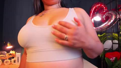 Snapshot of taylor_bennet chatting on February 21, 10:26 pm Taylor Bennet online show from February 21, 10:26 pm