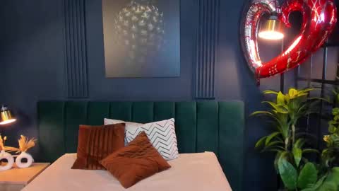 Snapshot of taylor_bennet chatting on February 27, 12:13 pm Taylor Bennet online show from February 27, 12:13 pm