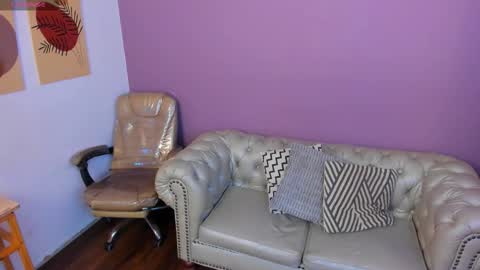 Snapshot of taylor_bennet chatting on October 13, 12:05 pm Taylor Bennet online show from October 13, 12:05 pm