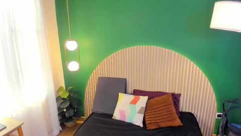 Snapshot of taylor_bennet chatting on November 12, 11:32 am Taylor Bennet online show from November 12, 11:32 am