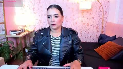 Taylor Bennet online show from July 27, 12:12 pm