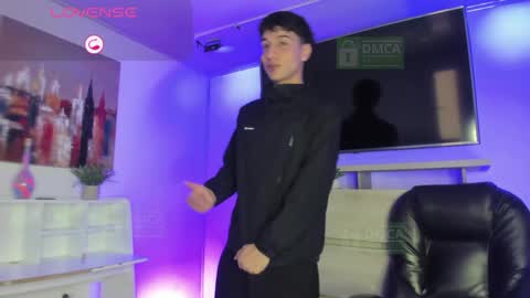 Snapshot of taylor_brooks_ chatting on April 16, 6:52 pm taylor_brooks_ online show from April 16, 6:52 pm