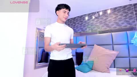 Snapshot of taylor_brooks_ chatting on April 28, 6:13 pm taylor_brooks_ online show from April 28, 6:13 pm