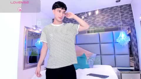 Snapshot of taylor_brooks_ chatting on April 29, 7:09 pm taylor_brooks_ online show from April 29, 7:09 pm