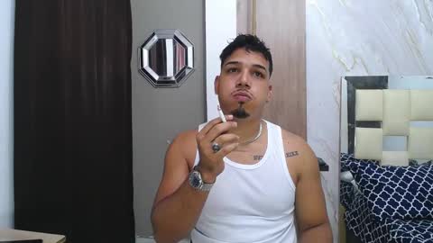 Snapshot of taylor_collins_2 chatting on November 9, 6:50 pm taylor_collins_2 online show from November 9, 6:50 pm