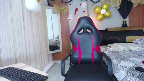 Snapshot of taylor_collins_2 chatting on November 12, 5:13 pm taylor_collins_2 online show from November 12, 5:13 pm