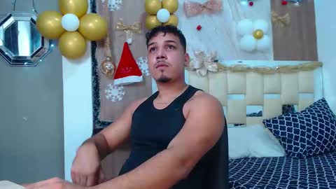 Snapshot of taylor_collins_2 chatting on November 14, 11:13 pm taylor_collins_2 online show from November 14, 11:13 pm