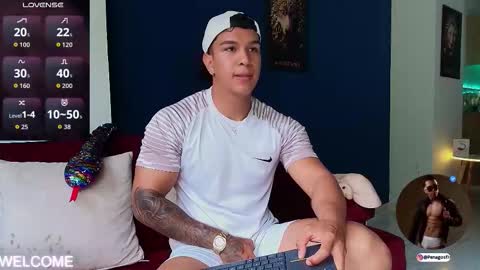 Snapshot of taylor_johnn chatting on November 14, 2:16 pm Penagos zz online show from November 14, 2:16 pm