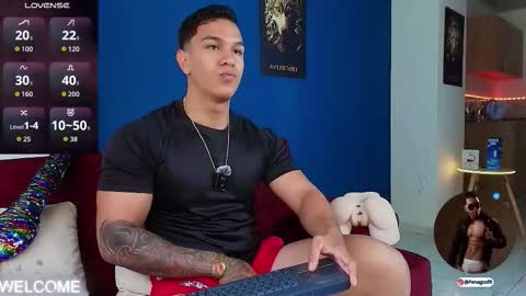 Snapshot of taylor_johnn chatting on November 21, 2:38 pm Penagos zz online show from November 21, 2:38 pm