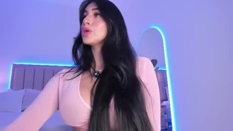 Snapshot of taylor_jonnees chatting on June 10, 7:46 pm Taylor Help me to get 100 thumbs up online show from June 10, 7:46 pm