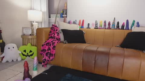 Taylor --  online show from October 9, 10:35 am