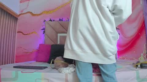 Oriana online show from December 4, 10:57 am