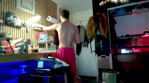 Snapshot of taylormade249 chatting on September 26, 7:40 pm Trevorling online show from September 26, 7:40 pm