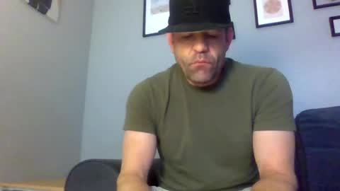 Snapshot of taylors2822 chatting on May 12, 10:56 am taylors2822 online show from May 12, 10:56 am