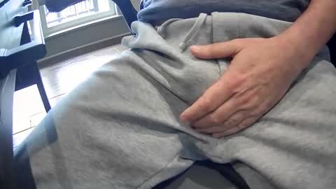 Snapshot of taylorsguy chatting on December 26, 3:42 pm taylorsguy online show from December 26, 3:42 pm