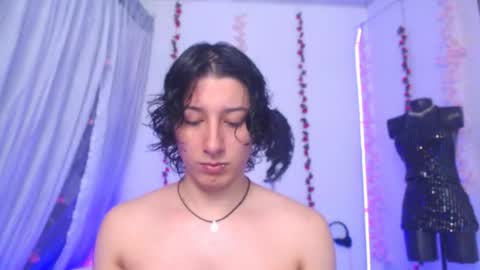 Taylorsweet1111 online show from June 30, 4:46 am
