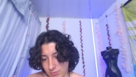 Taylorsweet1111 online show from July 19, 5:22 am