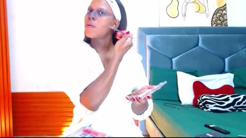 Snapshot of tayra1 chatting on October 24, 3:03 am Tayra... online show from October 24, 3:03 am