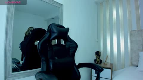 Snapshot of tayra_pradit chatting on January 22, 1:20 am tayra online show from January 22, 1:20 am