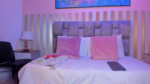 Snapshot of tayra_pradit chatting on November 5, 12:27 pm tayra online show from November 5, 12:27 pm