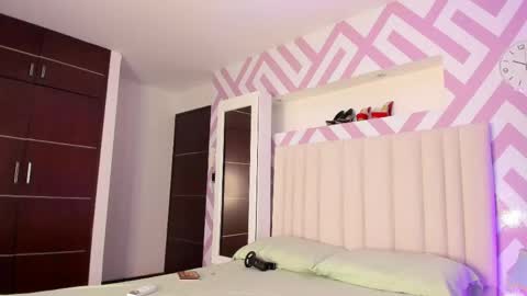 Snapshot of tayrasiny chatting on May 7, 3:23 am Tayra horny for you online show from May 7, 3:23 am