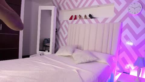 Snapshot of tayrasiny chatting on June 14, 4:47 am Tayra horny for you online show from June 14, 4:47 am