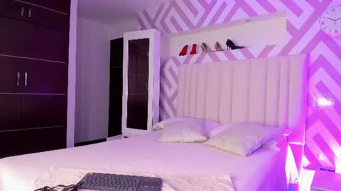 Snapshot of tayrasiny chatting on June 18, 3:18 am Tayra horny for you online show from June 18, 3:18 am