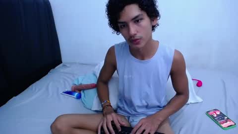 Tayron online show from March 3, 5:39 pm