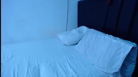 Tayron online show from October 4, 6:28 pm